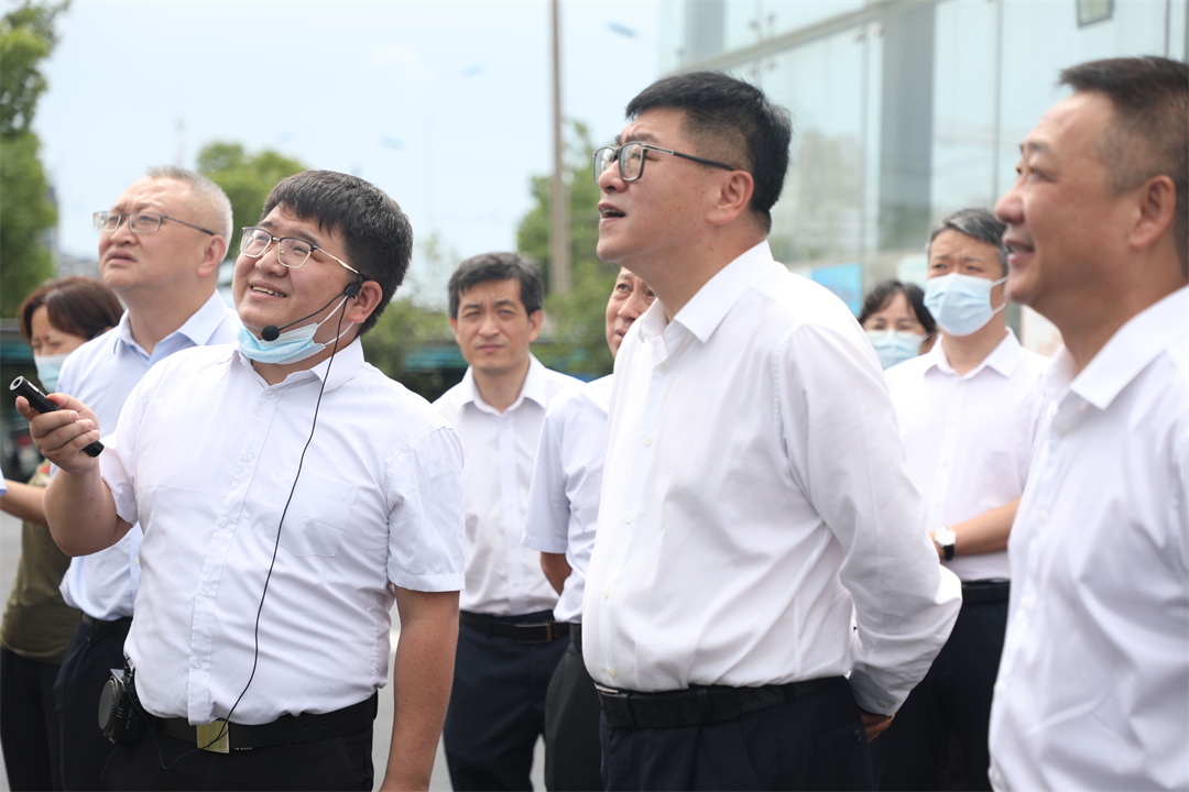 劉家強一行在清溪淨水廠調研